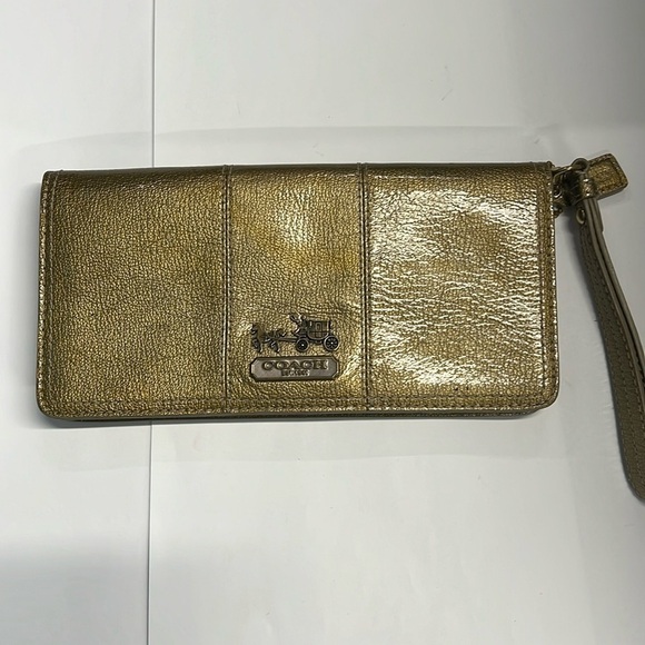 Coach Large Gold Patent Leather Clutch Wristlet Wallet Purse - Picture 1 of 13